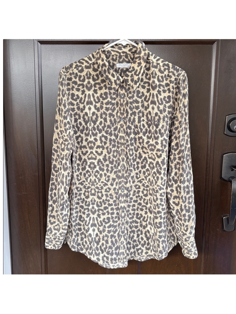 EUC Equipment Femme 100% Silk Button Front Animal Print Top Size Medium - Picture 3 of 11